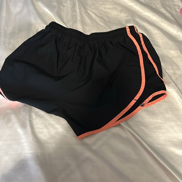 Medium Nike Shorts - Picture 2 of 2
